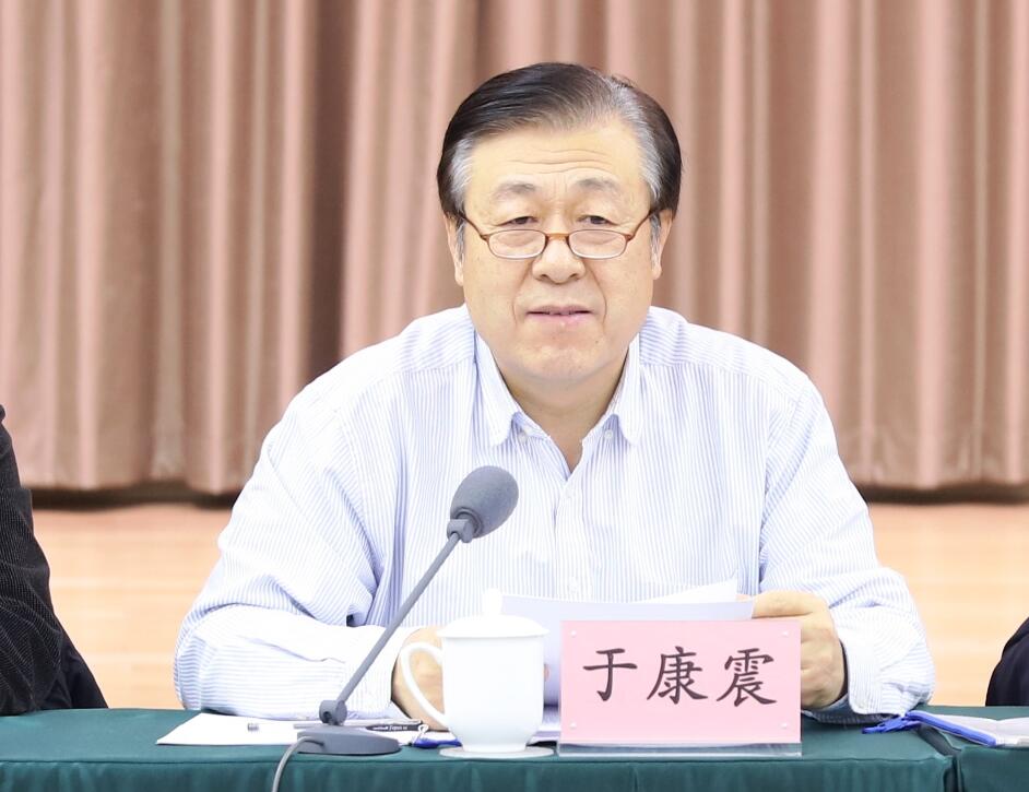 以实施乡村振兴战略为总抓手全面推动新时代畜