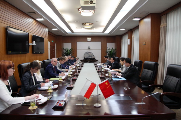 见波兰农业和农村发展部国务秘书亚策克波古茨