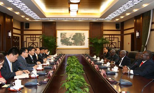 农业部副部长牛盾会见几内亚比绍渔业部长一行