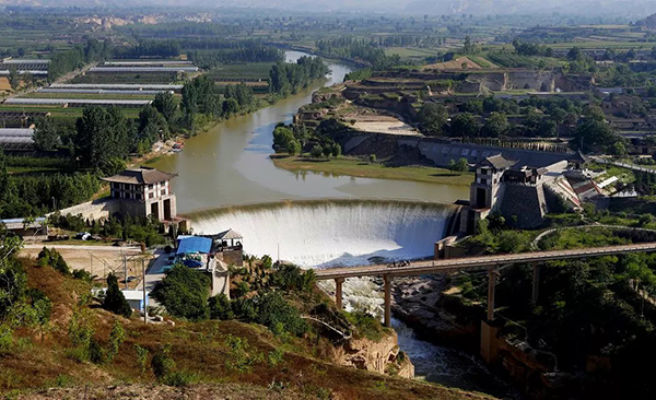 产地介绍—国家3A景区龙首坝是中国第一条地下井渠引水工程，由杨虎成将军倡导，中国著名水利专家李仪址主持修建的 - 副本.jpg