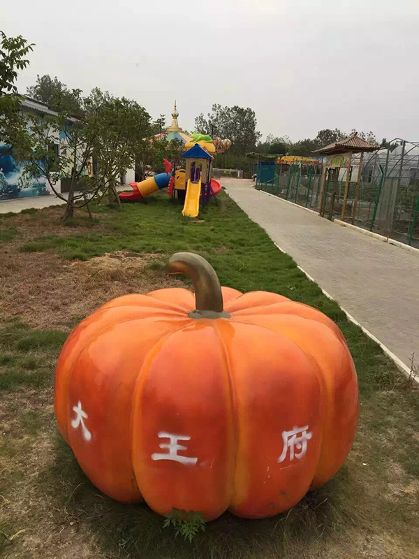 南瓜雕塑.jpg