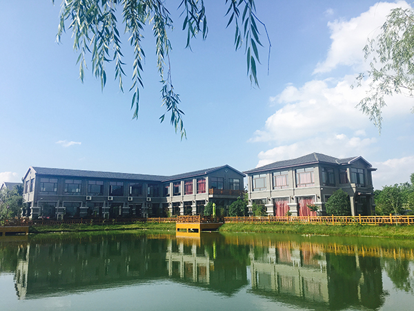 湖边建筑.jpg