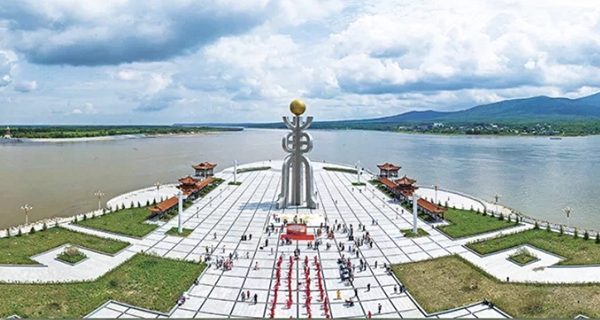 东极广场..jpg