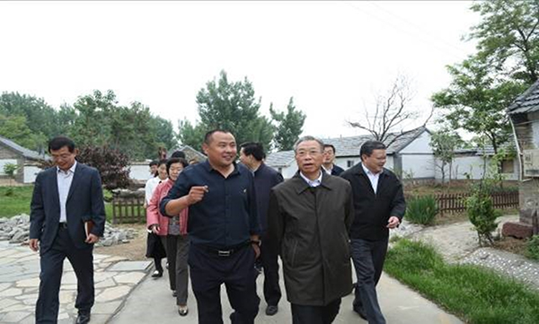 刘家义书记走访 副本.jpg