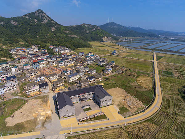 旭拱岙村庄全景.jpg