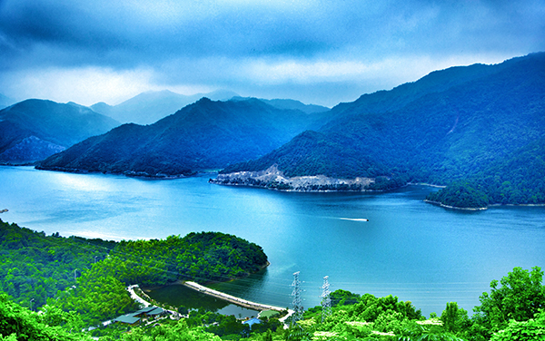 殷福军 灵动山水-wps图片.jpg
