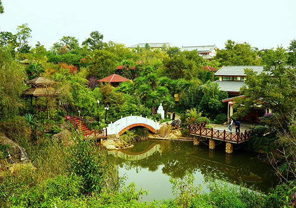 08-樱花峪药膳公园.jpg