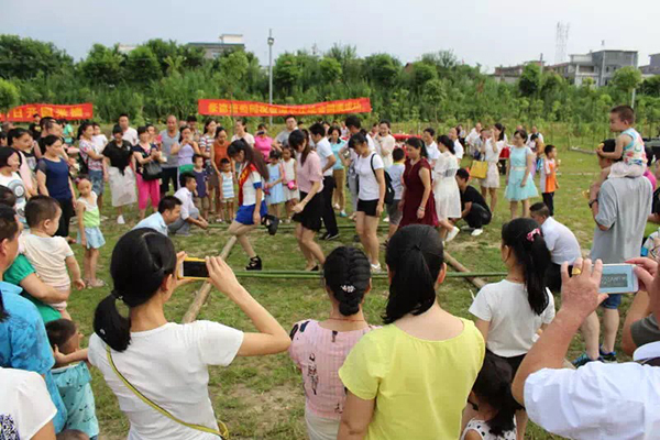 民俗体验竹竿舞1.jpg