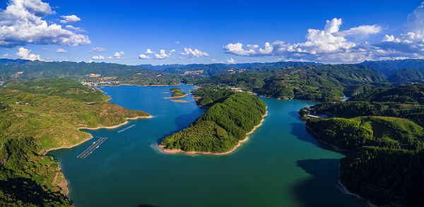 醉美湖山.jpg