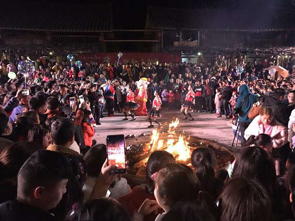 大观园篝火晚会.png