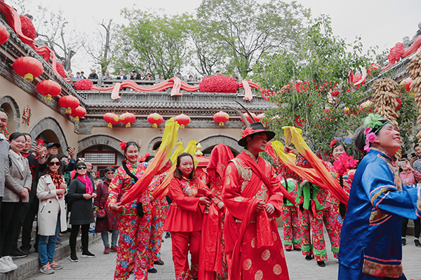 图片2 陕州地坑院豫西婚俗表演.jpg