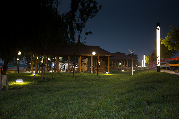 8、饮食广场夜景.jpg