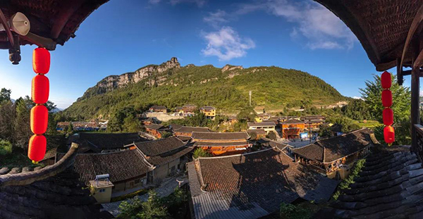 10.重庆市武隆区后坪天池苗寨鸟瞰图.jpg