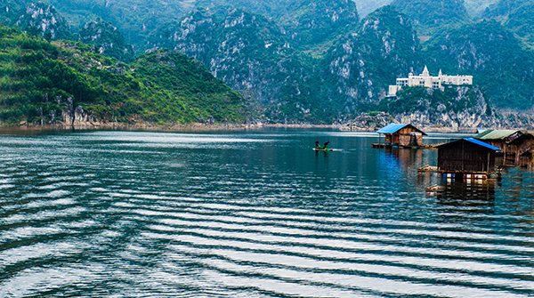 225万峰湖5.jpg
