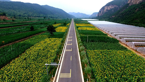 图9山西省沁水县南阳乡间公路.jpg