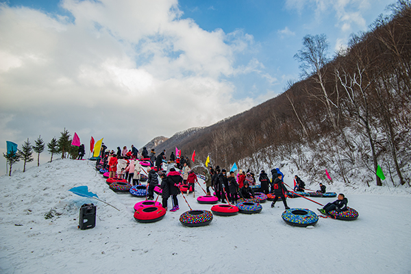 冬季滑雪圈.jpg