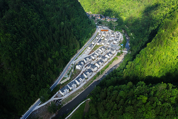 中益乡坪坝村居民点航拍.jpg