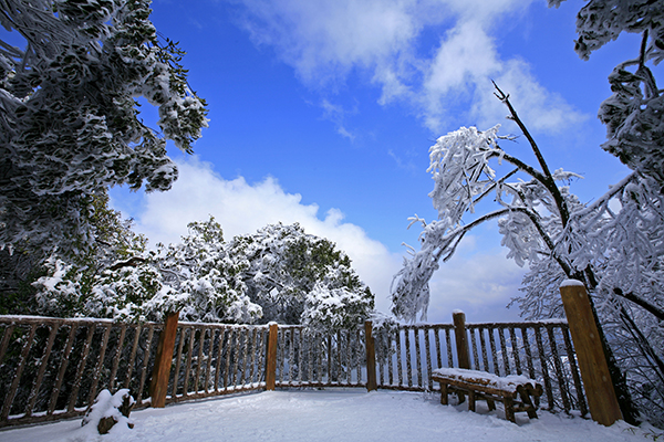 大风堡冰雪场景.jpg