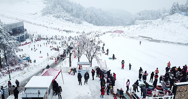 5.曾家山国际滑雪场.jpg