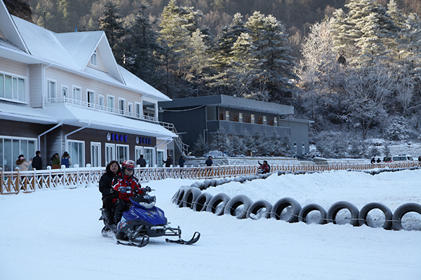 雪地摩托.JPG