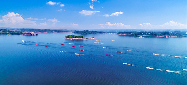 4.长寿湖水陆空表演.jpg