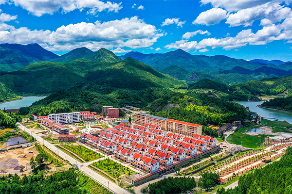 凤山村航拍图 张力摄.png