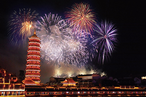 太湖古镇烟花.jpg