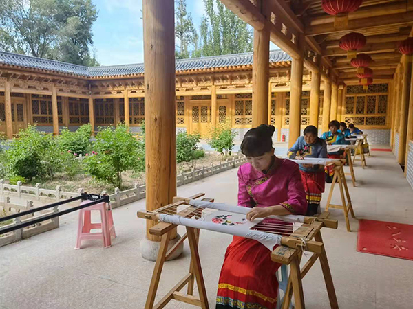 图片4.喇家遗址公园服装展示中心.jpg