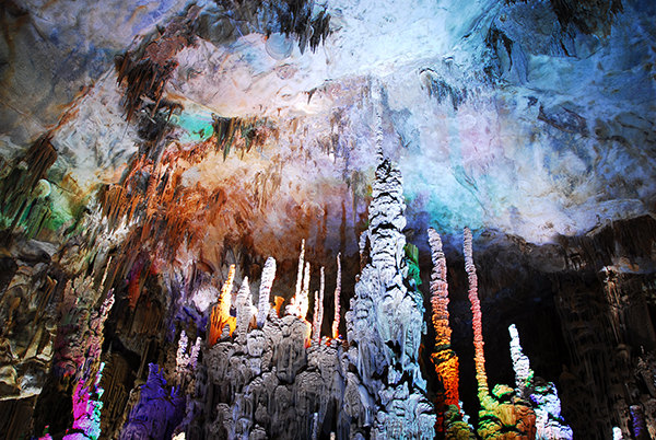 1.巴马水晶宫.JPG