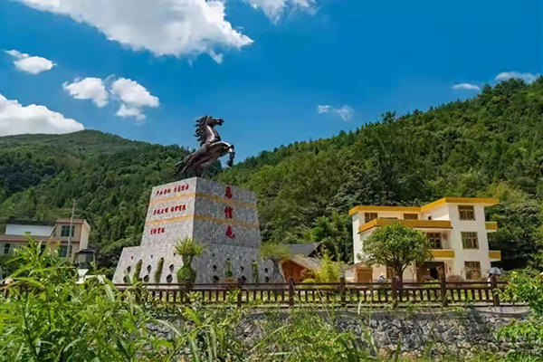 “枣红马”标志建筑.png