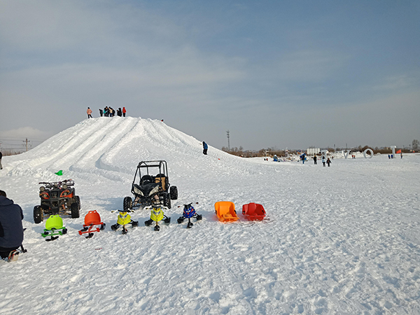 图片6：永登越国开心农场冰雪乐园滑行车.jpg