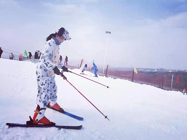 白鹿原影视城滑雪场3.jpg