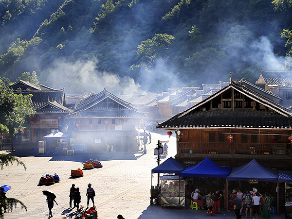 佛顶山村-仡寨炊烟.jpg
