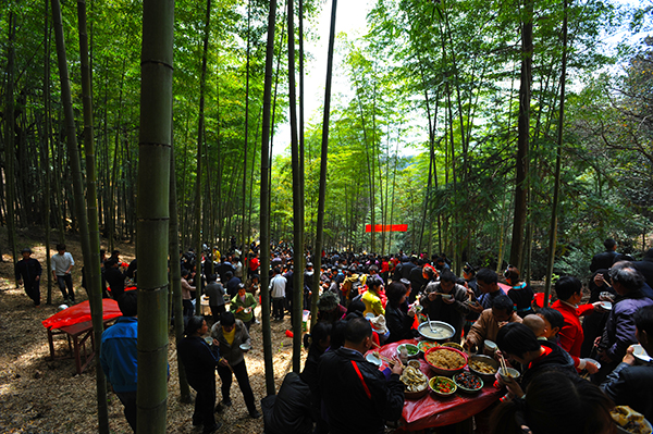 热热闹闹百家宴.JPG