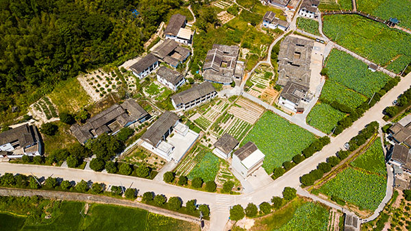 2.1黄地村特色古村俯瞰图.JPG