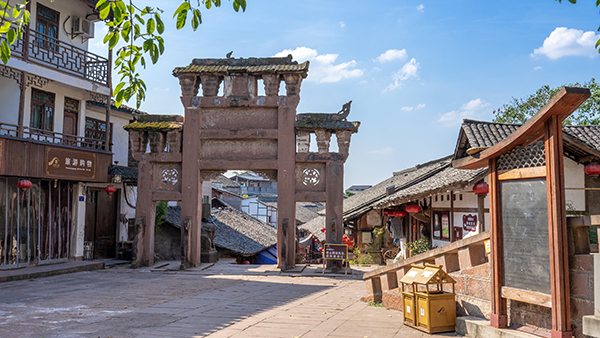 1.尧坝古牌坊.jpg