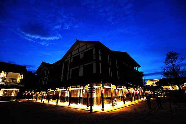 8.新街夜景.jpg