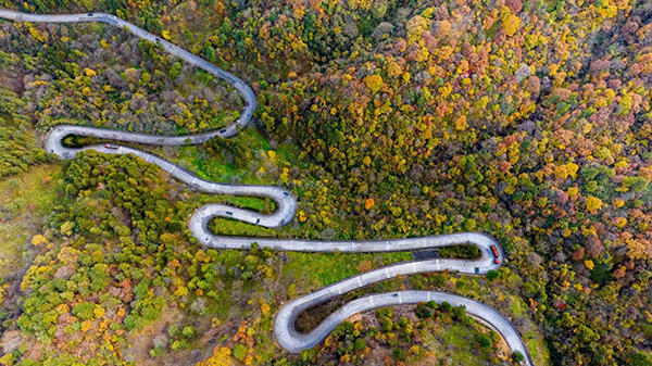 太子岭盘山公路.jpg