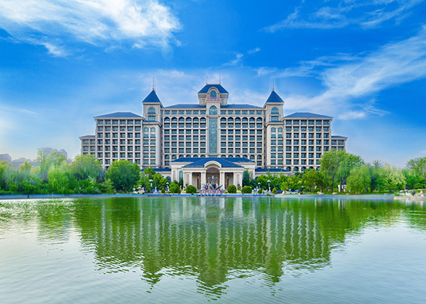 图片6：观湖城堡酒店外观.jpg