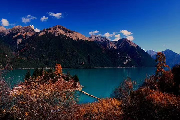 巴松措图片2.png