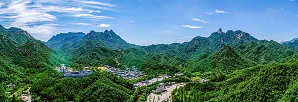 西泰山远景.jpg