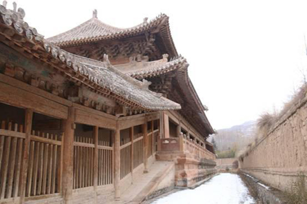 瞿昙寺壁画走廊.jpg