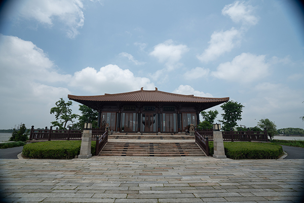 浦江之首主建筑物.jpg