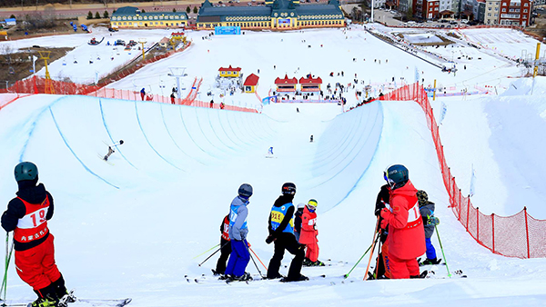 扎兰屯五星村金龙山滑雪场2.jpg