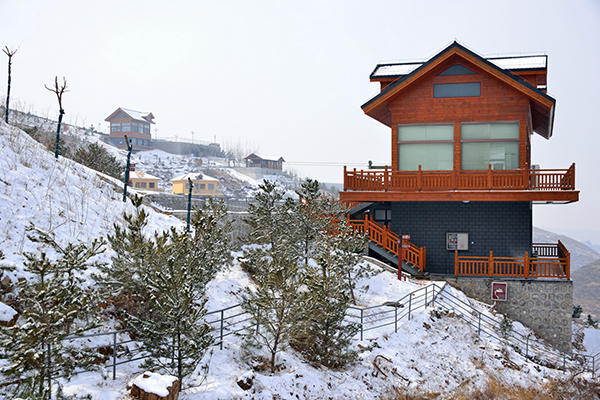 山中木屋雪景.jpg