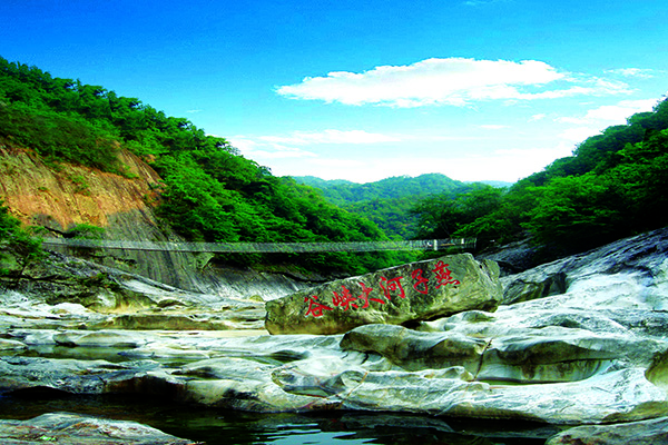 图片12：燕子河大峡谷主画面.jpg