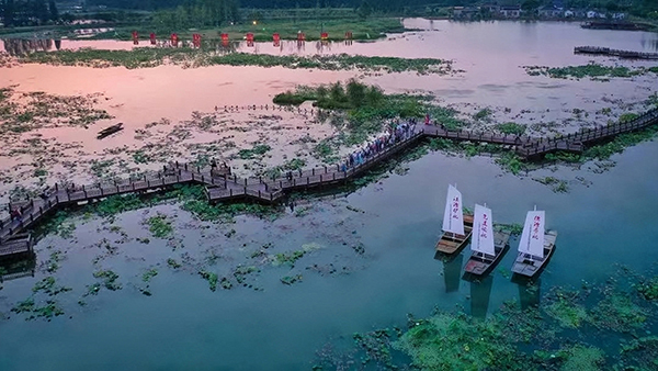 图片17：沿湖村晚霞.jpg