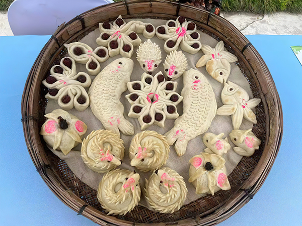 图片20：沿湖村渔家面食.jpg