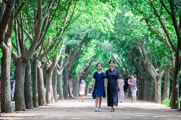 漫步时光隧道.jpg