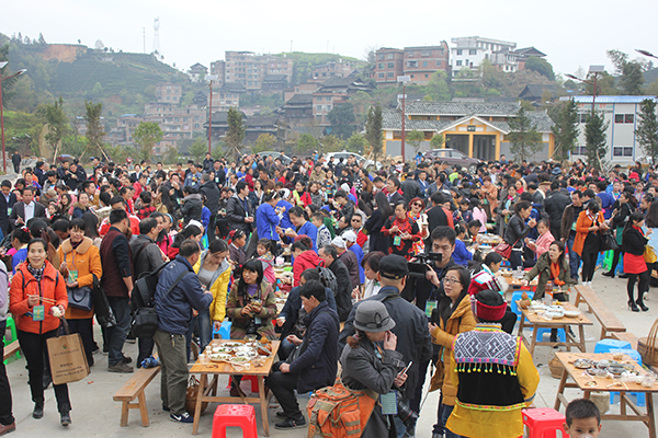 布央百家宴.jpg